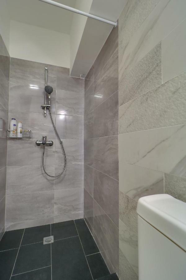 Stylish, Comfy Suite In The Heart Of Athens Ngoại thất bức ảnh